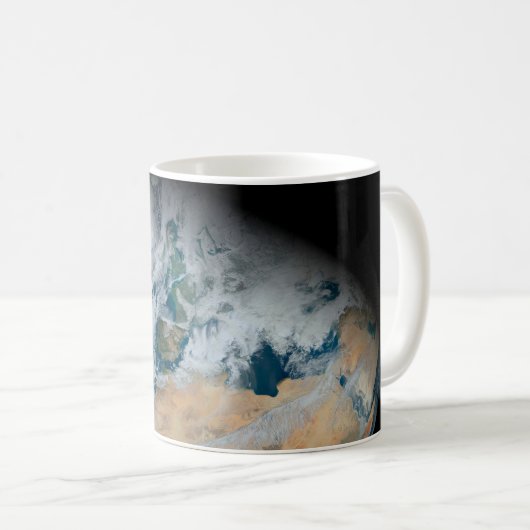 北アフリカと南西ヨーロッパを示す地球 コーヒーマグカップ (正面右)