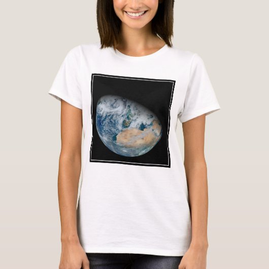 北アフリカと南西ヨーロッパを示す地球 Tシャツ (正面)