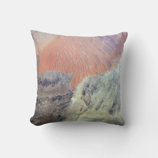 北アフリカのアルジェリアのサハラ砂漠。 クッション (正面)