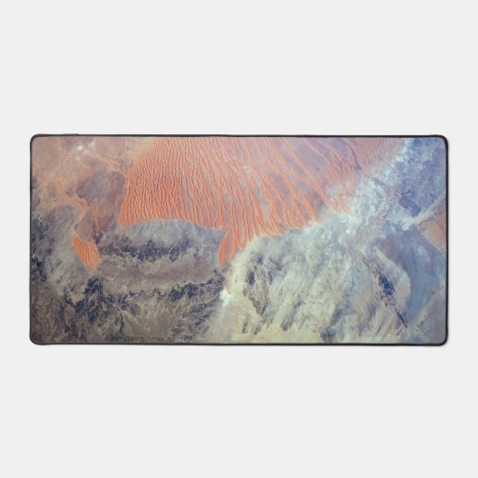 北アフリカのアルジェリアのサハラ砂漠。 デスクマット (正面)