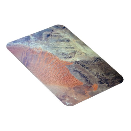 北アフリカのアルジェリアのサハラ砂漠。 マグネット (右側)