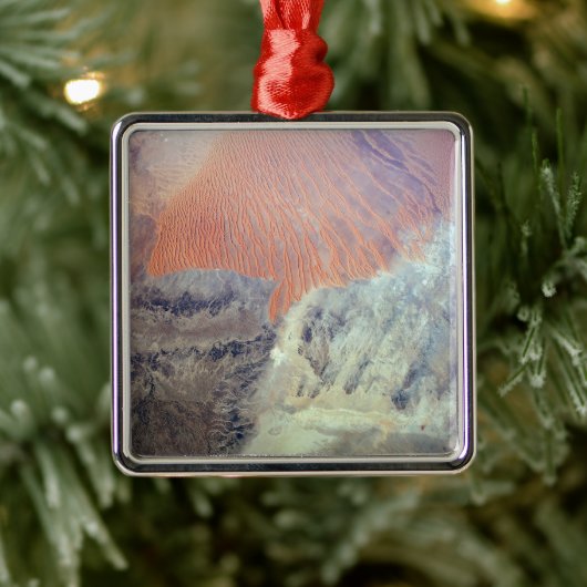 北アフリカのアルジェリアのサハラ砂漠。 メタルオーナメント (ツリー)