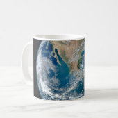 北アメリカとメキシコを示す完全な地球。 コーヒーマグカップ (正面左)