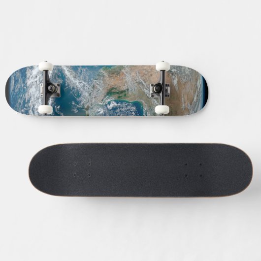 北アメリカとメキシコを示す完全な地球。 スケートボード (横)