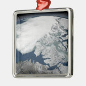 北アメリカ上空の北極海氷 メタルオーナメント (左)