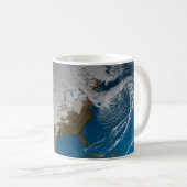 北アメリカ上空の模擬雲を持つ全地球 コーヒーマグカップ (正面右)