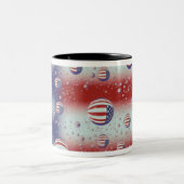 北アメリカ、米国、WAのRedmond、米国の旗 ツートーンマグカップ (中央)