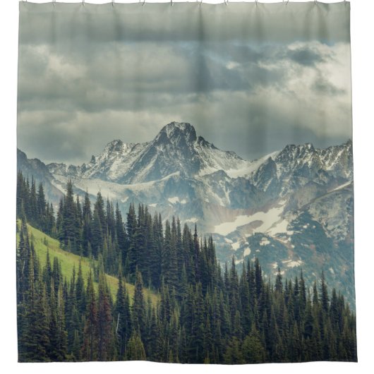北カスケード：威厳のある山頂。 シャワーカーテン (正面)