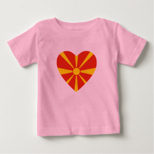 北マケドニア国旗のハートTシャツ ベビーTシャツ