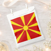 北マケドニア国旗 フェイバーバッグ (クリップ留めされた状態)