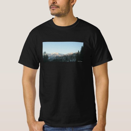北ロッキー山脈の森林 Tシャツ (正面)