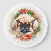 北京犬のクリスマスリース フェスティブな犬 ラージ壁時計 (正面)