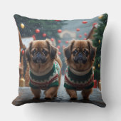 北京犬のクリスマス・スノー・ホリデー クッション (正面)