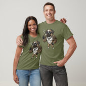 北京犬、筋肉質、タトゥー入り、ボディビルダー Tシャツ (ユニセックス)