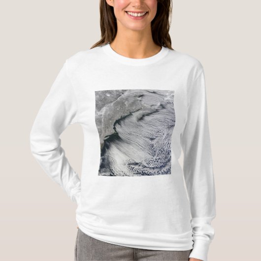 北大西洋の上空の雲 Tシャツ (正面)