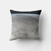 北太平洋に注がれた月の影。 クッション (裏面)