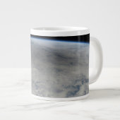 北太平洋に注がれた月の影。 ジャンボコーヒーマグカップ (正面右)