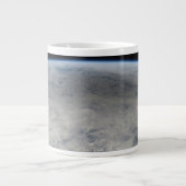北太平洋に注がれた月の影。 ジャンボコーヒーマグカップ (正面)