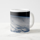 北太平洋に注がれた月の影。2 ジャンボコーヒーマグカップ (正面右)