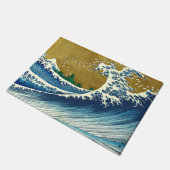 北斎の大波パターン: 日本の浮世絵アート ドアマット (アングル)