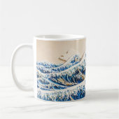 北斎 "神奈川沖浪裏" ペーパークラフト風マグカップ|11oz コーヒーマグカップ (左)