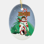 北極の雪だるまドラゴンペンギンクリスマス セラミックオーナメント (裏面)