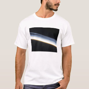 北極のmesospheric雲 tシャツ