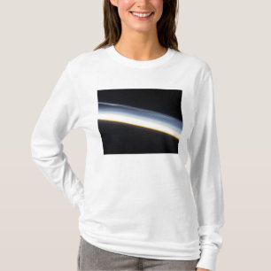 北極のmesospheric雲 tシャツ