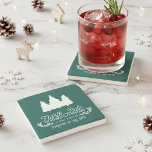 北極商社クリスマスタイポグラフィ ストーンコースター<br><div class="desc">この可愛い五徳にクリスマスのすごいお菓子を。大理石の五徳は、松の木の三本とヴィンテージスタイルのタイポグラフィのロゴの付いたハンターグリーンの背景を備え読て、「北極商社、S.クロース、経営者、ギフトの素晴らし財布」。 その素晴らし懸命に対し買てお客様のリストに登録した人に対する贈り物！</div>