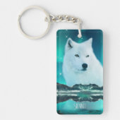 北極圏のオオカミと北極光を持つ幻想的な夜 キーホルダー (正面)