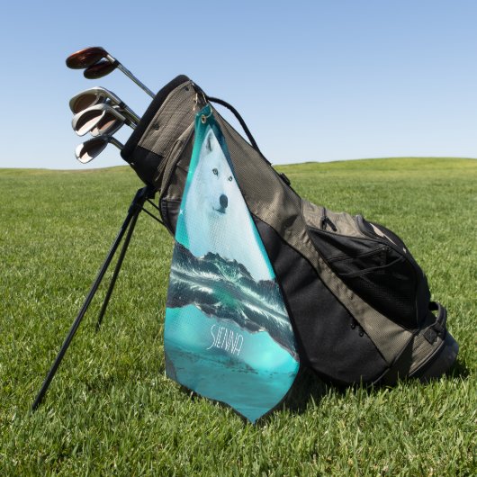 北極圏のオオカミと北極光を持つ幻想的な夜 ゴルフタオル (グリーン)