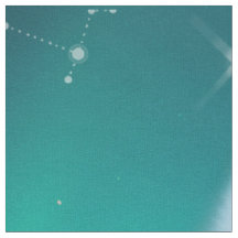 北極圏のオオカミと北極光を持つ幻想的な夜