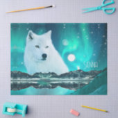 北極圏のオオカミと北極光を持つ幻想的な夜 薄葉紙 (クラフト)