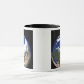 北極圏を示す地球の眺め マグカップ (中央)