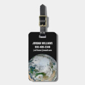 北極圏、ヨーロッパ、アジアを示す地球。 ラゲッジタグ (正面縦)