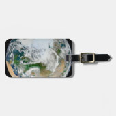 北極圏、ヨーロッパ、アジアを示す地球。 ラゲッジタグ (正面横)