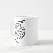 北欧のコンパス、Runes、Huginn、Muninnのバイキング コーヒーマグカップ (正面左)