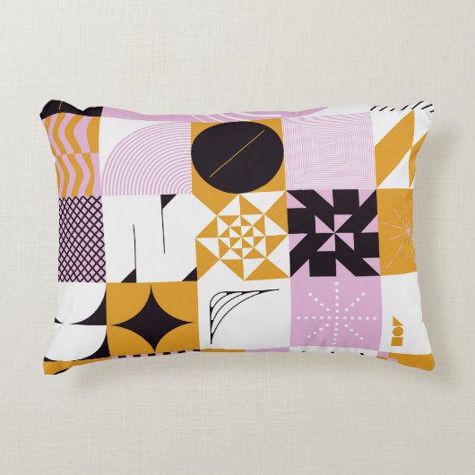 北欧の幾何学的:手書きのアートワーク。 アクセントクッション (正面)