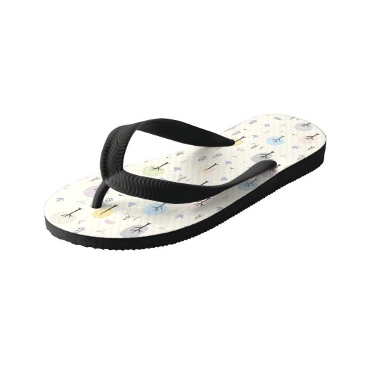 北欧の森林のシームレスなパターン キッズビーチサンダル (アングル)