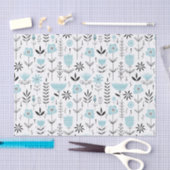 北欧の青い花の模様 薄葉紙 (クラフト)