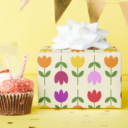 北欧スタイルカラフルオンCrmフラワーパターン ラッピングペーパー (誕生日パーティー)