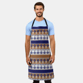 北欧ストライプの模様の茶色 エプロン (着用した状態)