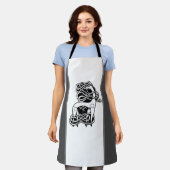 北欧/ケルトの鹿エプロン エプロン (着用した状態)