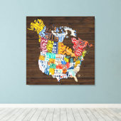 北米のライセンスプレート – カナダと米国 キャンバスプリント (インサイチュ (ウッドフロア))