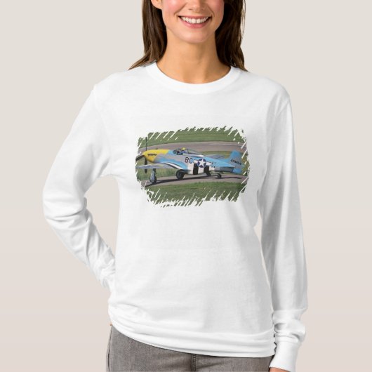 北米のP-51 D ダズリング・ドナ Tシャツ (正面)