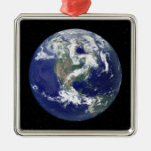 北米を中心とした完全に照らされた地球 メタルオーナメント (正面)