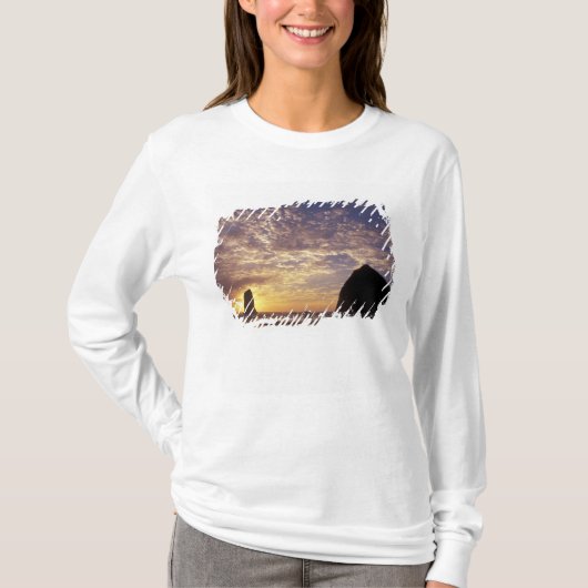 北米,アメリカ合衆国,オレゴン州,オレゴン海岸,キャノンビーチ Tシャツ (正面)