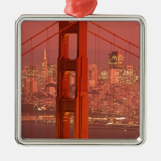 北米、米国、カリフォルニア、サンフランシスコ。 メタルオーナメント (正面)
