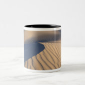 北米，米国，カリフォルニア，デスバレー3 ツートーンマグカップ (中央)