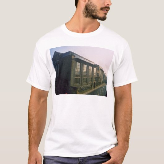北西からの外面、1899年 Tシャツ (正面)